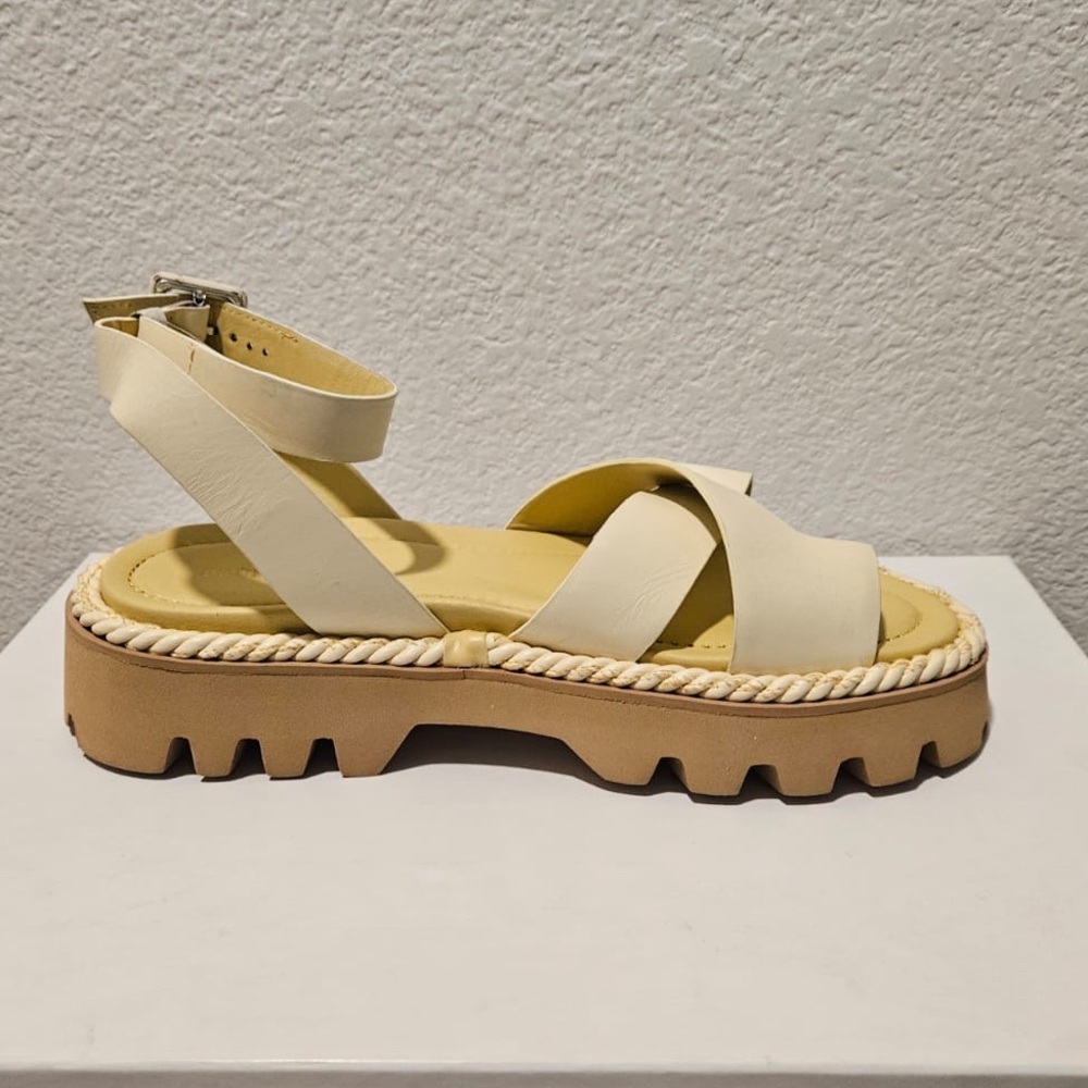 509 Bruno Premi Italian Leather Women's Cream Sandals NEW